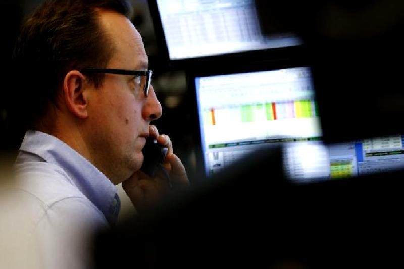 Piyasa oynaklığı, yatırımcı davranışlarını nasıl etkiler? Bu yazıda, piyasa dalgalanmalarının