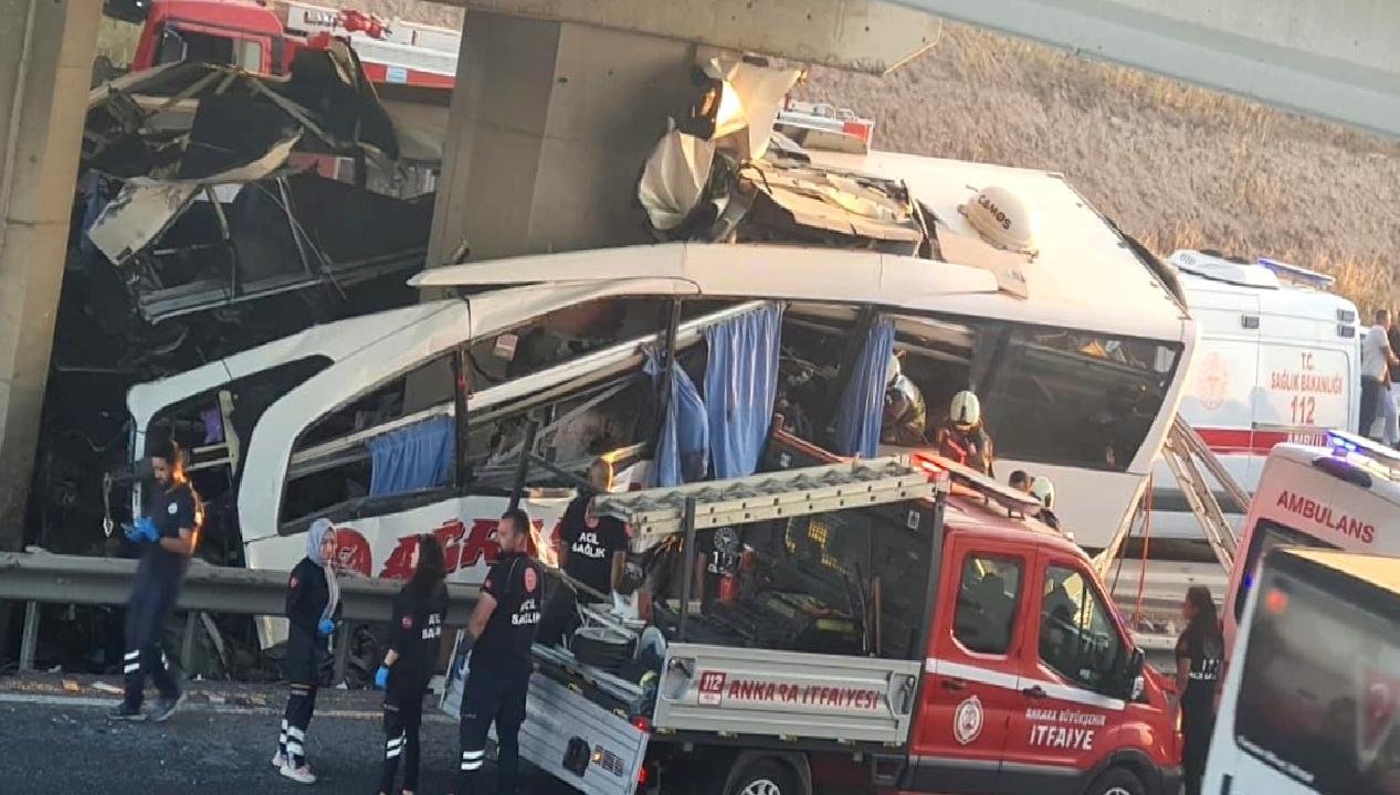 Polatlı'da meydana gelen yolcu otobüsü kazasında 9 kişi hayatını kaybetti,