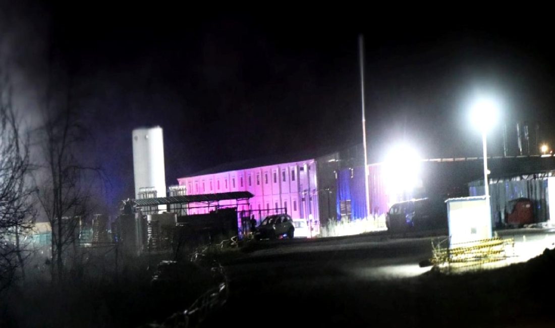 Sakarya'da prefabrik yapıda meydana gelen tavan çökmesi sonucu 15 işçi