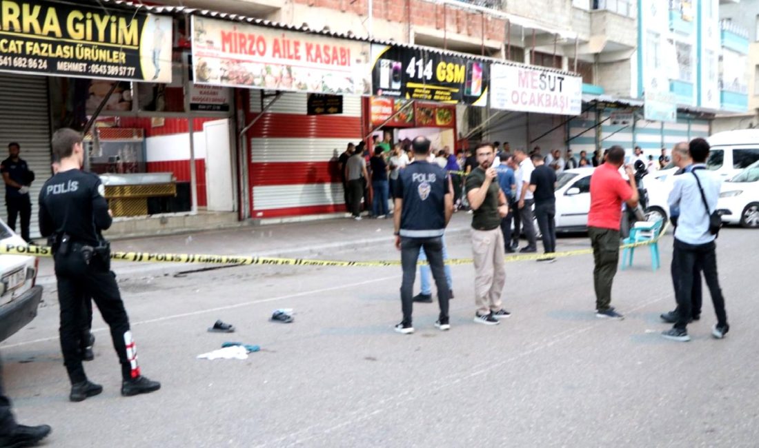 Şanlıurfa’da Aileler Arasında Çıkan Kavga: 3 Ölü Şanlıurfa'da aileler arasında meydana gelen kavgada 3 kişi hayatını kaybetti.
