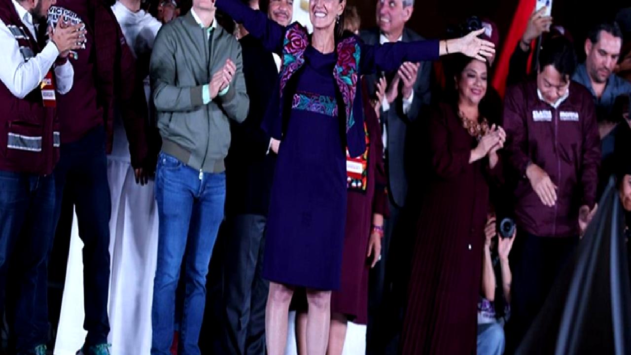 Sheinbaum, kadınların tarihsel rolü ve güçlenmesi üzerine etkileyici bir konuşma