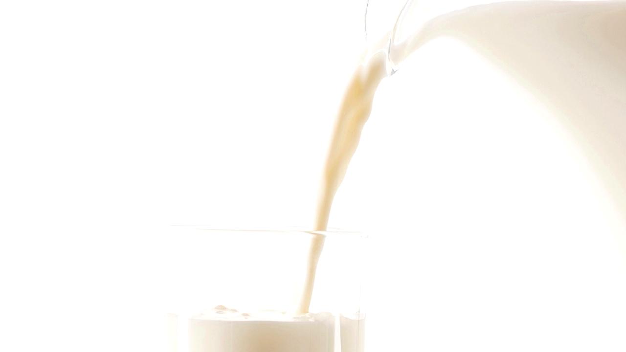 Süt üreticileri, artan maliyetler nedeniyle zor bir dönemden geçiyor. Bu