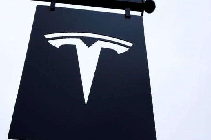 Tesla’nın FSD Modunda Motosikletli Genç Öldü Tesla'nın FSD modunda motosikletli bir gencin hayatını kaybetmesi, otonom sürüş