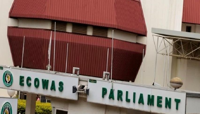 Tinubu, ECOWAS Genelkurmay Başkanları ile Toplantı Gerçekleştirdi Nijerya Cumhurbaşkanı Bola Tinubu, ECOWAS Genelkurmay Başkanları ile kritik bir