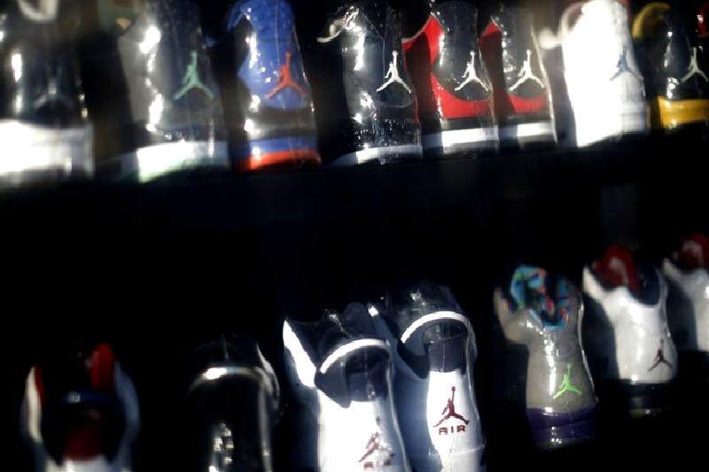 William Ackman'ın Nike hisselerine olan etkisini keşfedin. Ünlü yatırımcının stratejileri