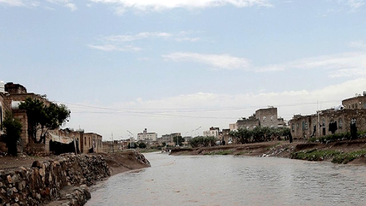 Yemen'de meydana gelen sel felaketi, birçok ailenin yerinden edilmesine neden