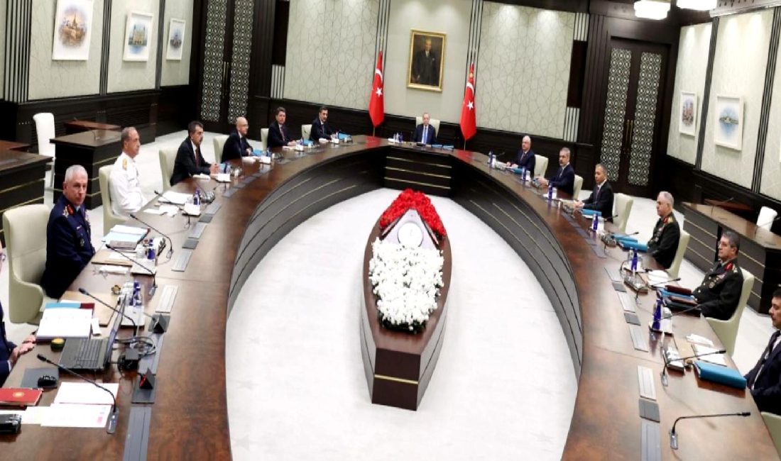 Yüksek Askeri Şura (YAŞ) kararları, emeklilik ve terfi süreçlerini şekillendiriyor.