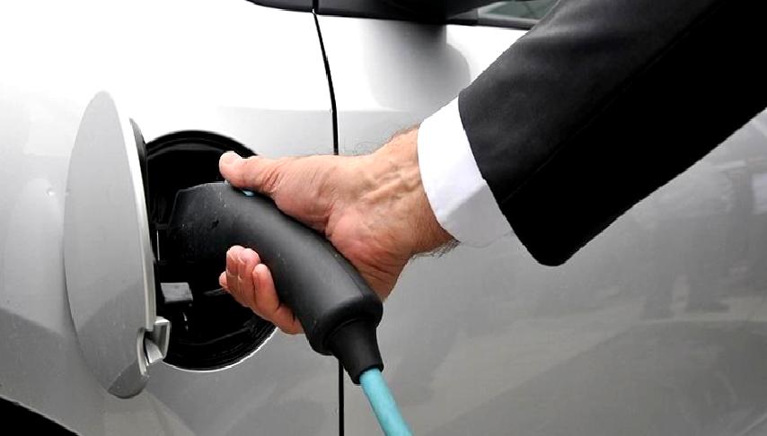 AB Komisyonu, Çin'in elektrikli araçlarına karşı yeni vergi düzenlemeleri getirerek,