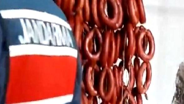 Afyonkarahisar'da gerçekleştirilen gıda sahtekarlığına yönelik operasyonlar, sağlıklı gıda tüketimini korumak