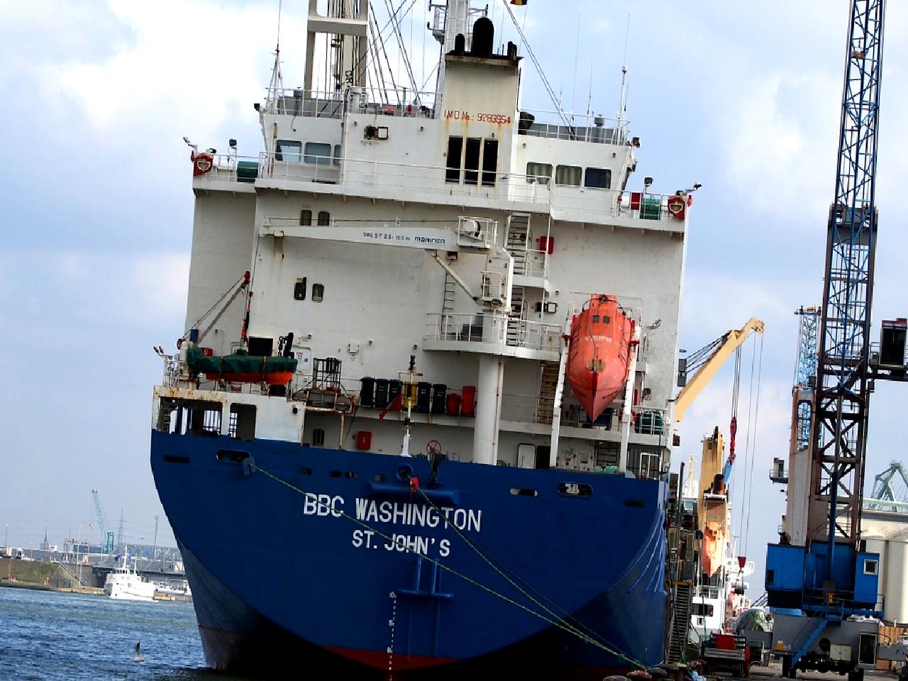 BBC, tasarruf hedefleri doğrultusunda işten çıkarmalar ve program kapatmaları gerçekleştiriyor.