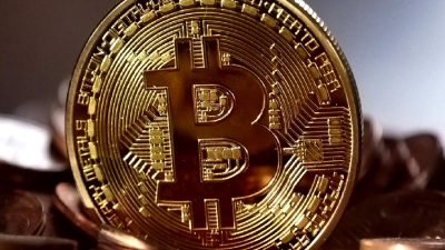 Bitcoin miktarındaki düşüş, yatırımcıların dikkatini çeken Spot ETF girişlerinin artmasına