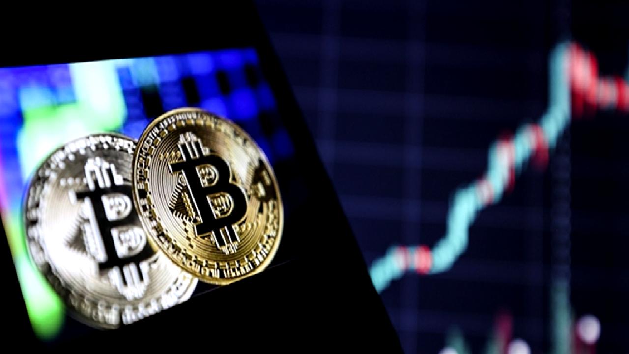 Bitcoin'in yükselişini ve piyasa dinamiklerini keşfedin. Kripto para dünyasındaki son