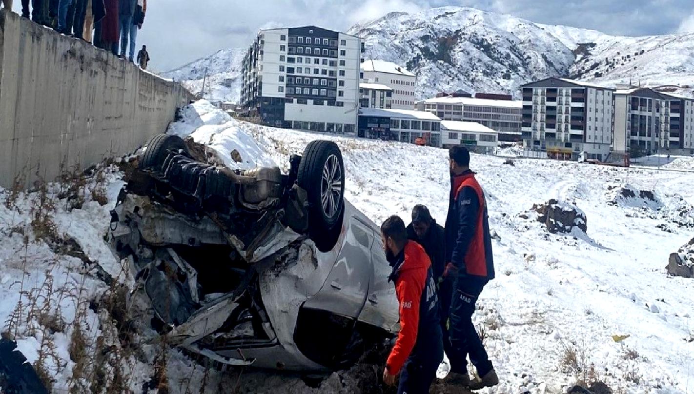 Bitlis'te meydana gelen trafik kazasında 1 kişi hayatını kaybetti, 1