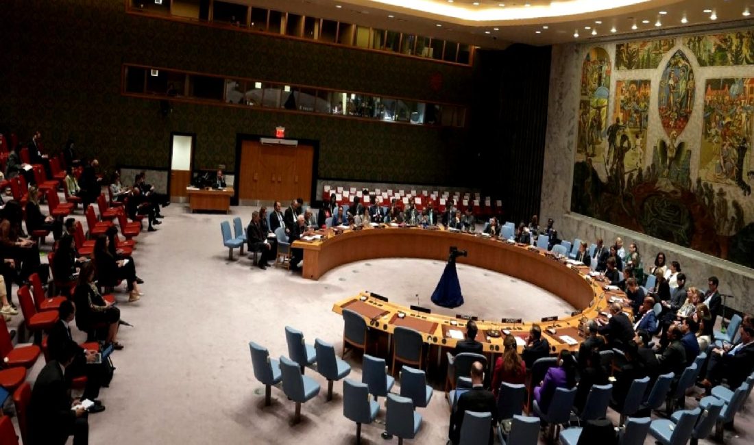 BM Güvenlik Konseyi’nden İsrail’e UNRWA Uyarısı BM Güvenlik Konseyi, İsrail'e yönelik UNRWA uyarısında bulundu. Filistinli mültecilerin