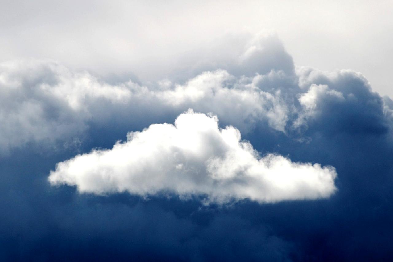 Boeing, iş kesintileri ve 777X jetinin gecikmesi ile zorlu bir