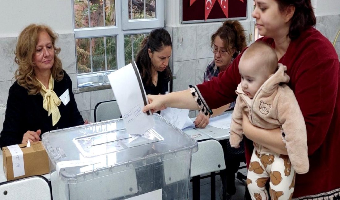 Bulgaristan'da gerçekleşen yedinci erken seçimde çifte vatandaşların oy kullanma hakları