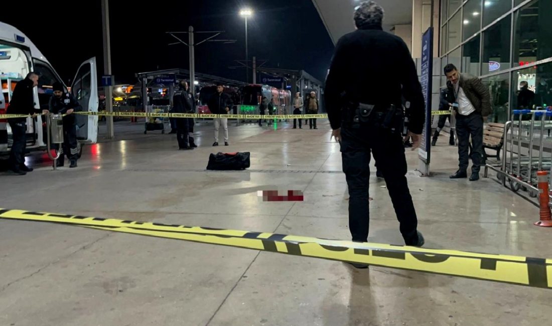 Bursa Otobüs Terminali’nde Silahlı Saldırı: 1 Yaralı Bursa Otobüs Terminali'nde meydana gelen silahlı saldırıda 1 kişi yaralandı.