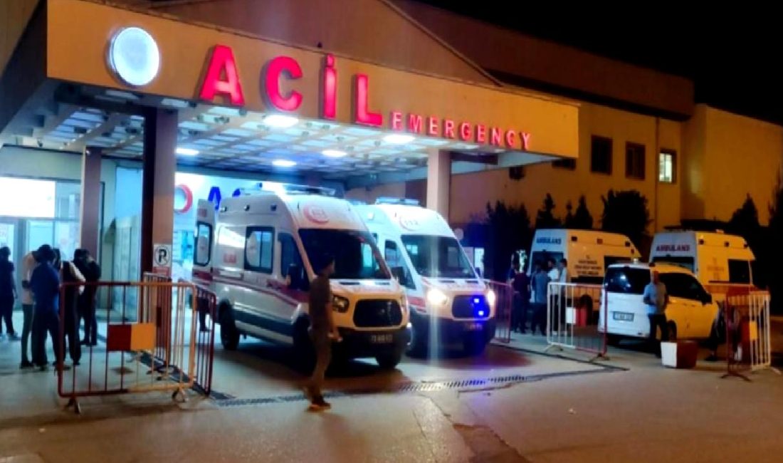 Cizre’de Askeri Araç Kazası: 10 Yaralı Cizre'de meydana gelen askeri araç kazasında 10 kişi yaralandı. Olayın