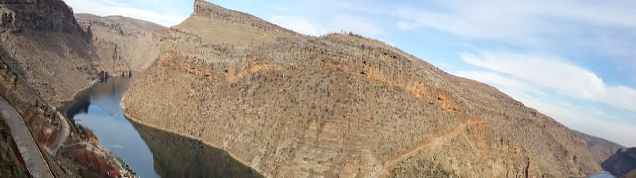 Diyarbakır-Silvan karayolunda meydana gelen kazada 11 kişi yaralandı. Olayın detayları,