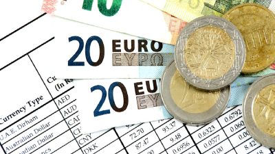 Döviz kurları ve altın fiyatlarındaki güncel değişimleri keşfedin. Ekonomik dalgalanmalar,