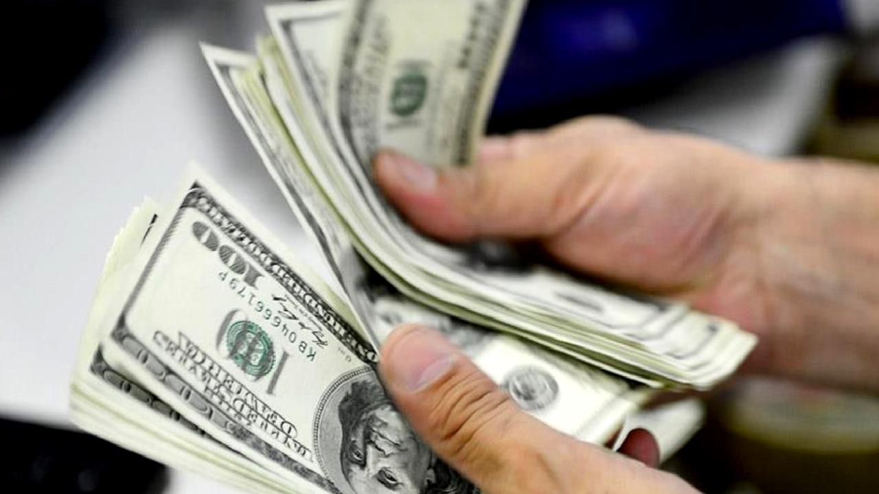 Döviz kurları ve altın fiyatlarındaki güncel durumu keşfedin. Ekonomik dalgalanmalar,