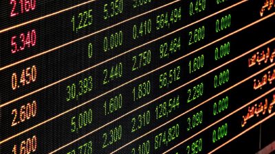 Döviz kurlarındaki son gelişmeleri keşfedin! Piyasalardaki dalgalanmaları, ekonomik etkilerini ve