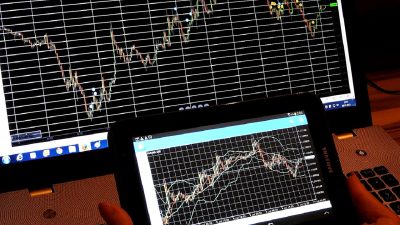 Döviz ve altın piyasasındaki son gelişmeleri keşfedin. Piyasa trendleri, fiyat