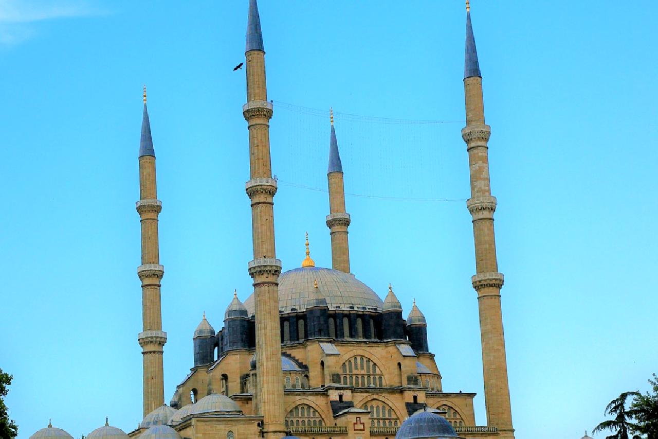 Edirne'de petrol arama ruhsatı verildi. Bu önemli gelişme, bölgedeki enerji