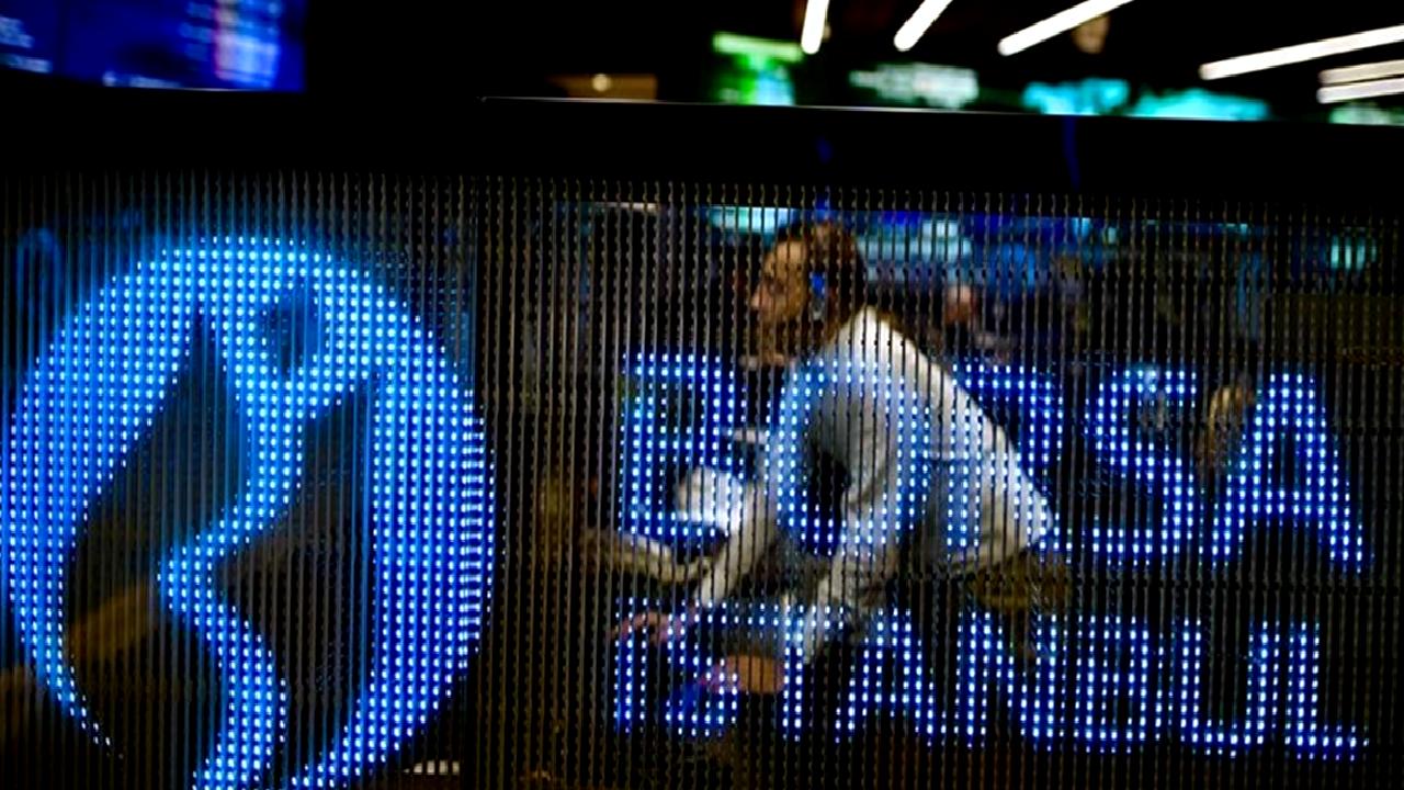 Ekim vadeli endeks kontratı değerlendirmesi ile piyasa trendlerini, yatırım fırsatlarını