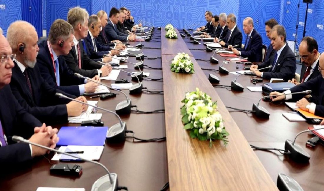 Erdoğan ve Putin Arasında İkili İlişkiler ve Bölgesel Sorunlar Üzerine Görüşme Erdoğan ve Putin'in ikili ilişkileri ve bölgesel sorunlar üzerine gerçekleştirdiği