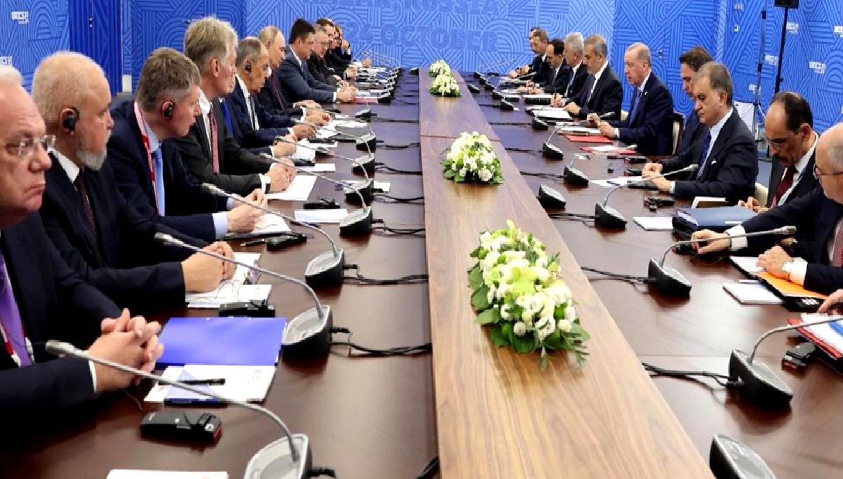 Erdoğan ve Putin'in ikili ilişkileri ve bölgesel sorunlar üzerine gerçekleştirdiği