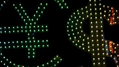 Euro Bölgesi'nde ticari faaliyetlerdeki daralma süreci sürüyor. Ekonomi üzerindeki etkileri,