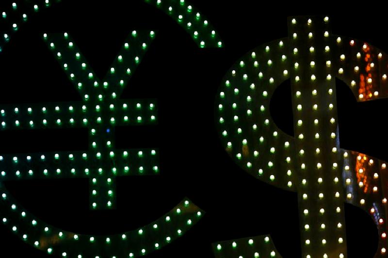 Euro Bölgesi'nde ticari faaliyetlerdeki daralma süreci sürüyor. Ekonomi üzerindeki etkileri,