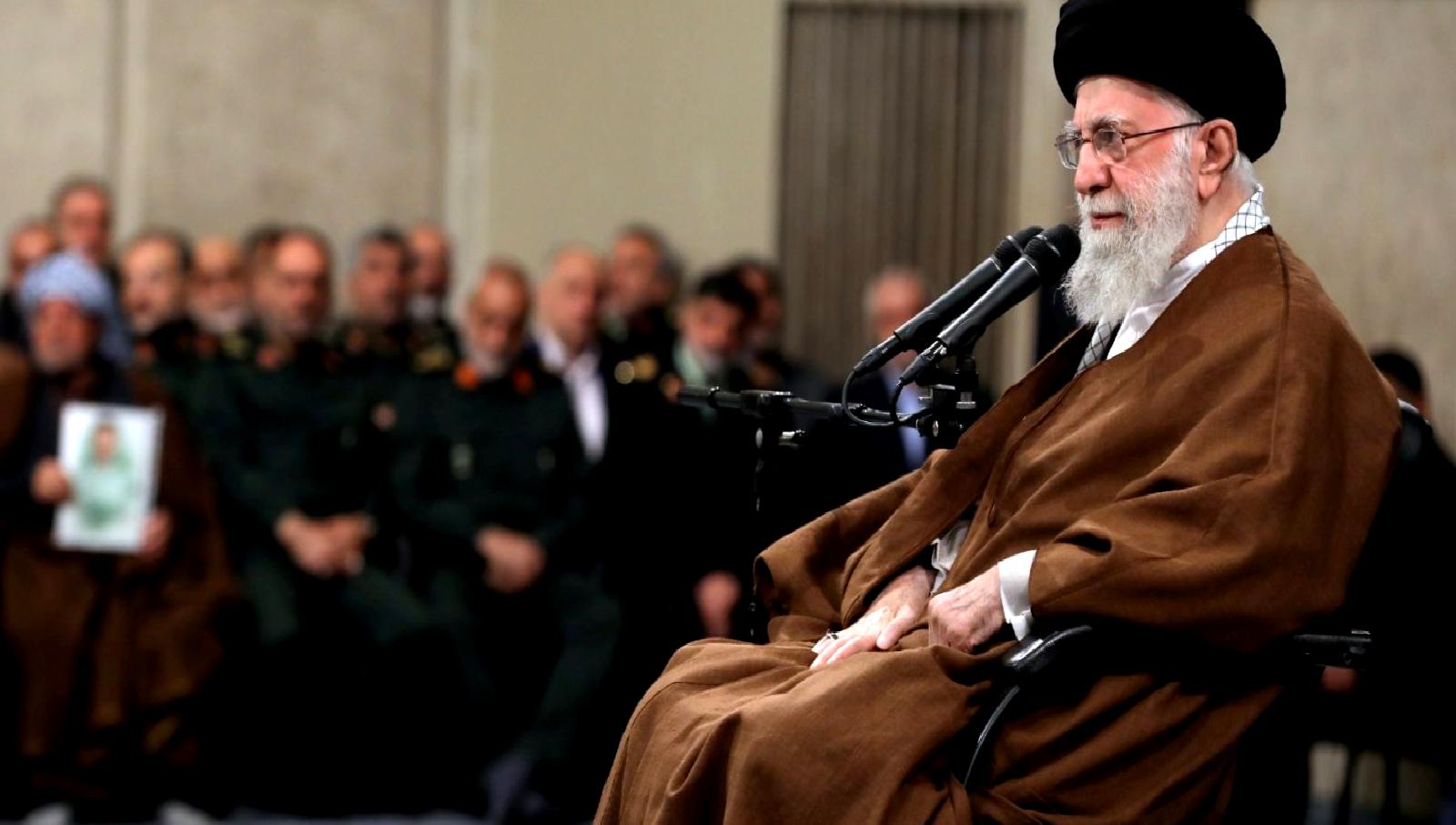 Hamaney, İsrail'e karşı stratejik hatalar konusunda sert bir yanıt verdi.