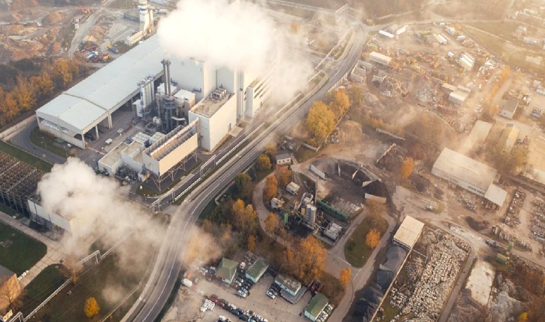 İklim Değişikliğinin Sigorta Sektörüne Etkileri ve Sürdürülebilirlik Çalışmaları İklim değişikliğinin sigorta sektörü üzerindeki etkilerini keşfedin. Sürdürülebilirlik çalışmalarının önemi