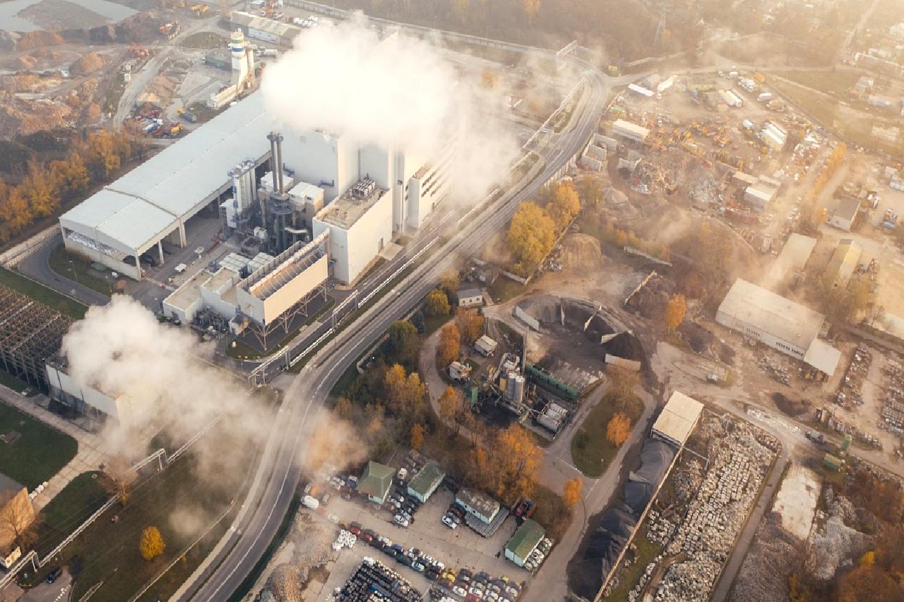 İklim değişikliğinin sigorta sektörü üzerindeki etkilerini keşfedin. Sürdürülebilirlik çalışmalarının önemi