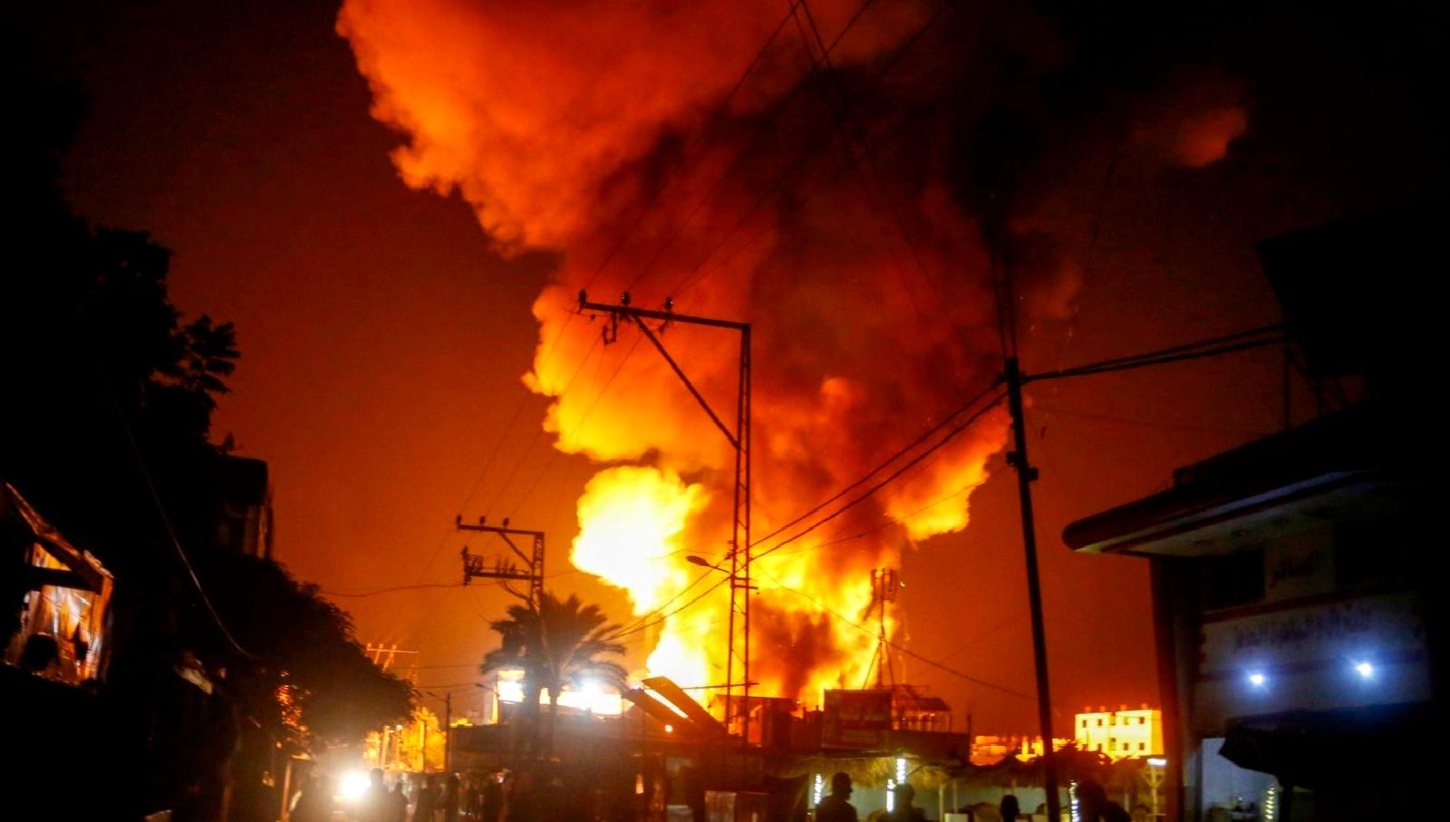 İsrail ordusunun Gazze'ye yönelik gerçekleştirdiği saldırılarda 35 Filistinli hayatını kaybetti.