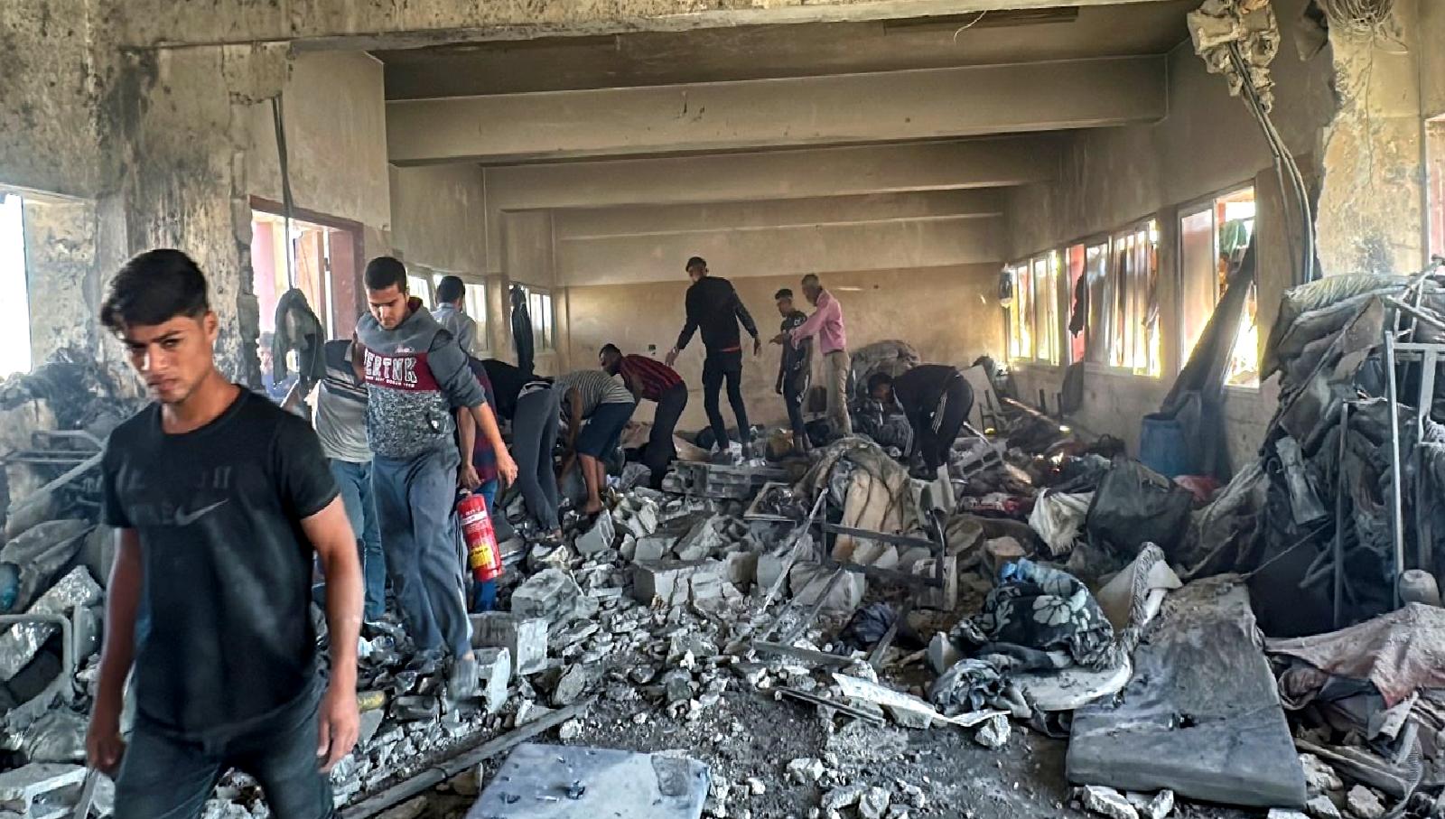 İsrail'in Eş-Şati Mülteci Kampı'na düzenlediği saldırıda 'Esma' okulu hedef alındı.