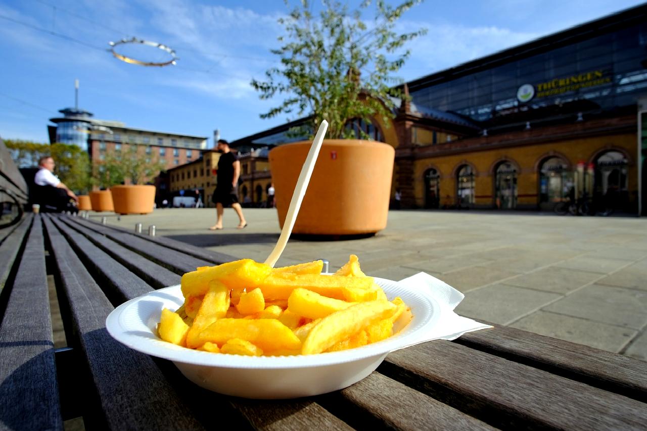 İstasyon Meydanı'nda gerçekleşen mitingde gergin anlar yaşandı. Protestocular ve güvenlik
