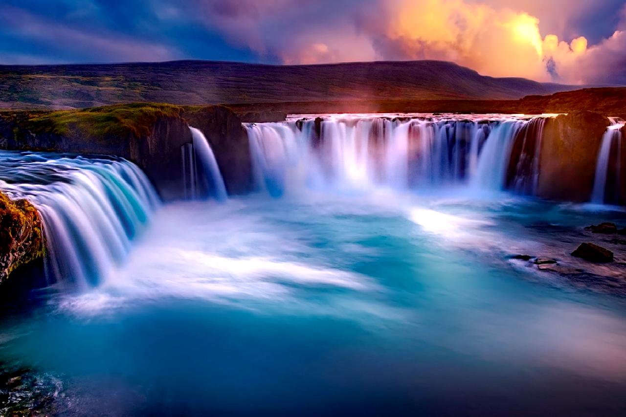 İzlanda'da siyasi kriz derinleşti. Koalisyon hükümeti, iç anlaşmazlıklar nedeniyle dağıldı.