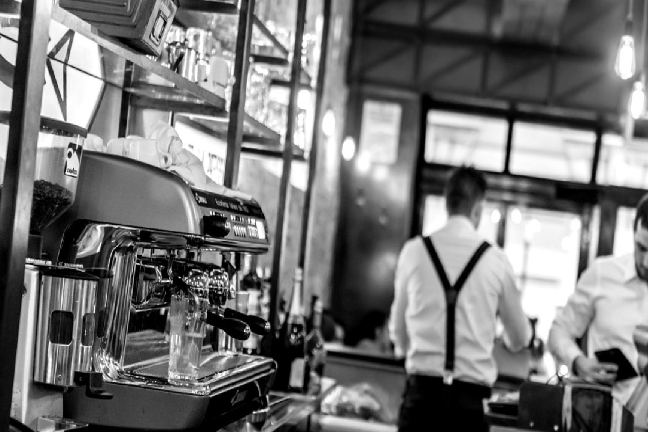 Kahve makineleri pazarında yenilikçilik ve büyüme trendlerini keşfedin. Sektördeki son