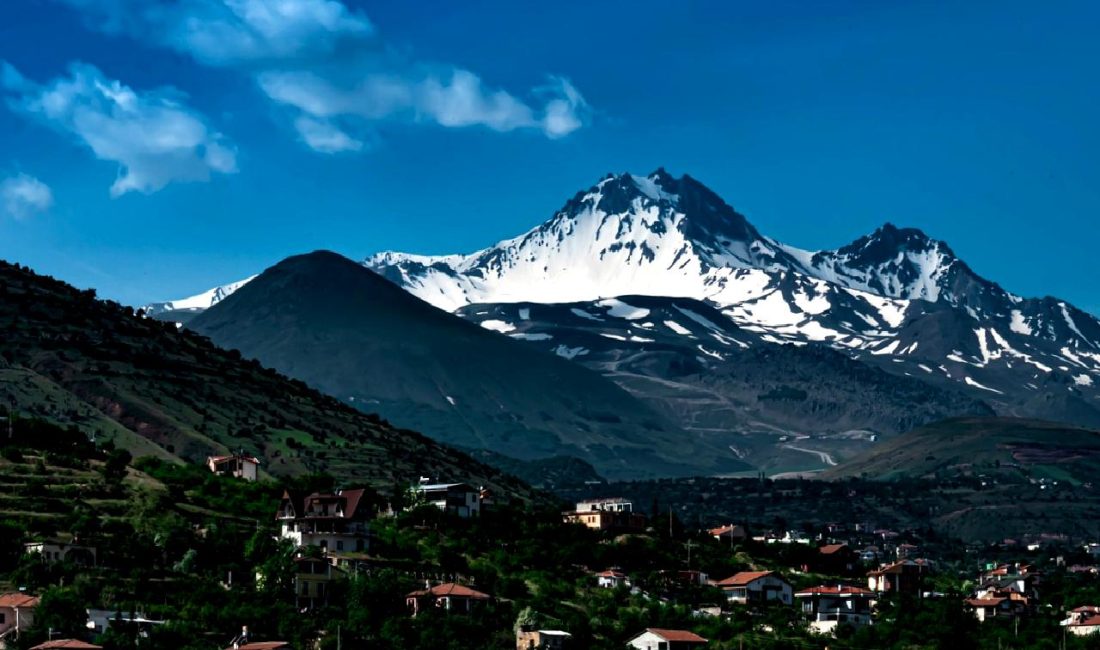 Kayseri’de Drift Yapan Sürücüye Cezai İşlem Uygulandı Kayseri'de drift yaparken yakalanan sürücüye cezai işlem uygulandı. Olayın detayları
