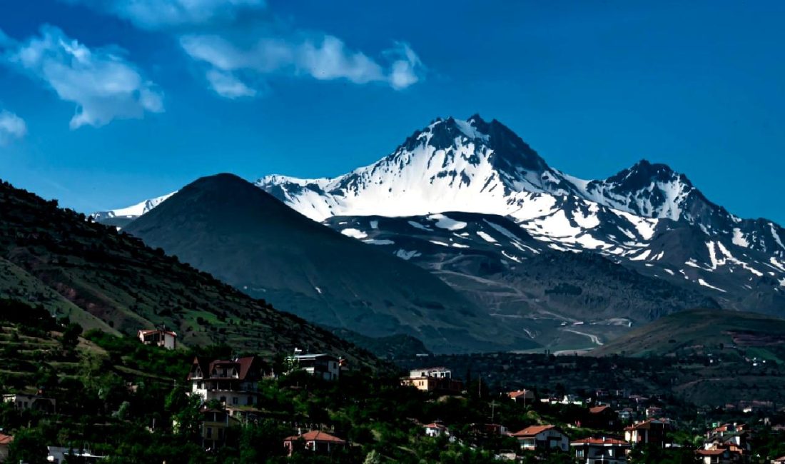 Kayseri'de düzenlenen kaçak alkol operasyonunda, 20 bin litre etil alkol