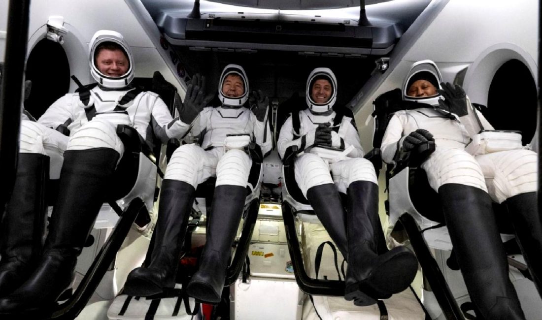 NASA’nın Crew-8 Misyonu Başarıyla Tamamlandı NASA'nın Crew-8 misyonu, uzayda gerçekleştirdiği önemli görevlerle başarıyla tamamlandı. Astronotlar,