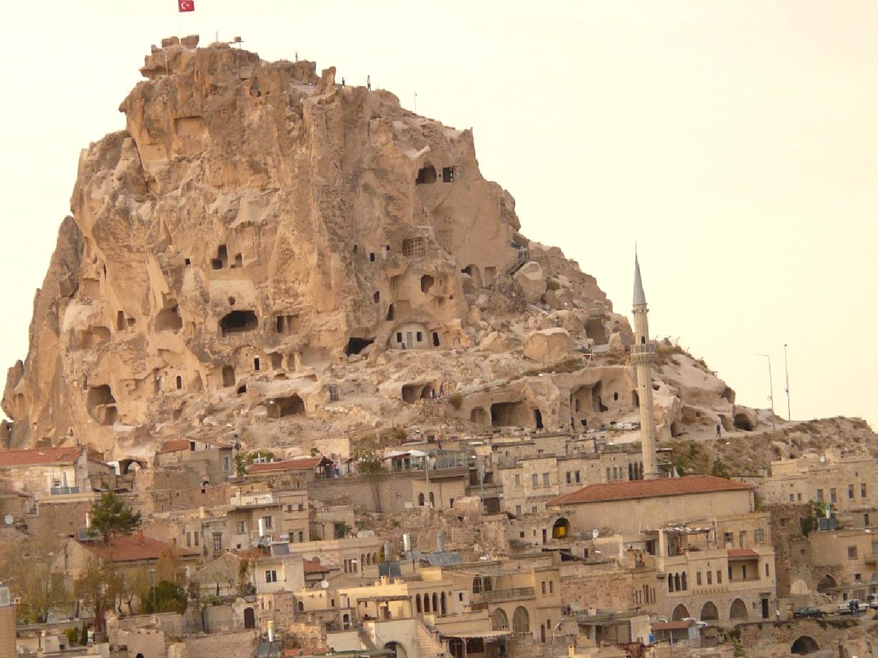 Nevşehir'de gerçekleştirilen siber suç operasyonunda 15 kişi gözaltına alındı. Operasyonda