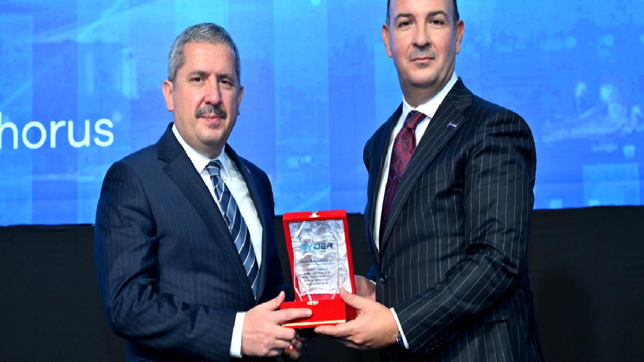 OYDER Otomotiv Kongresi, İstanbul'da sürdürülebilir yetkili satıcılık temasıyla gerçekleştirildi. Kongrede