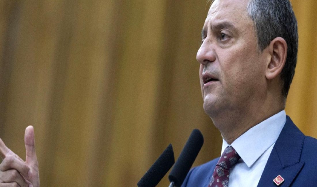 Özgür Özel, 29 Ekim Cumhuriyet Bayramı'nda milletimize birlik, beraberlik ve