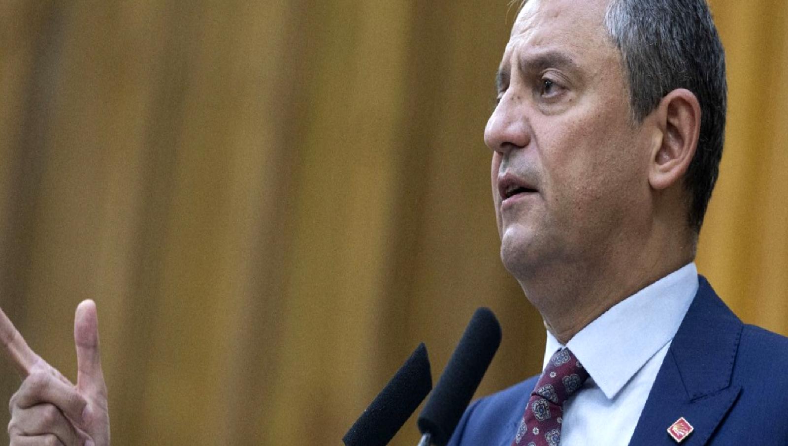 Özgür Özel, 29 Ekim Cumhuriyet Bayramı'nda milletimize birlik, beraberlik ve