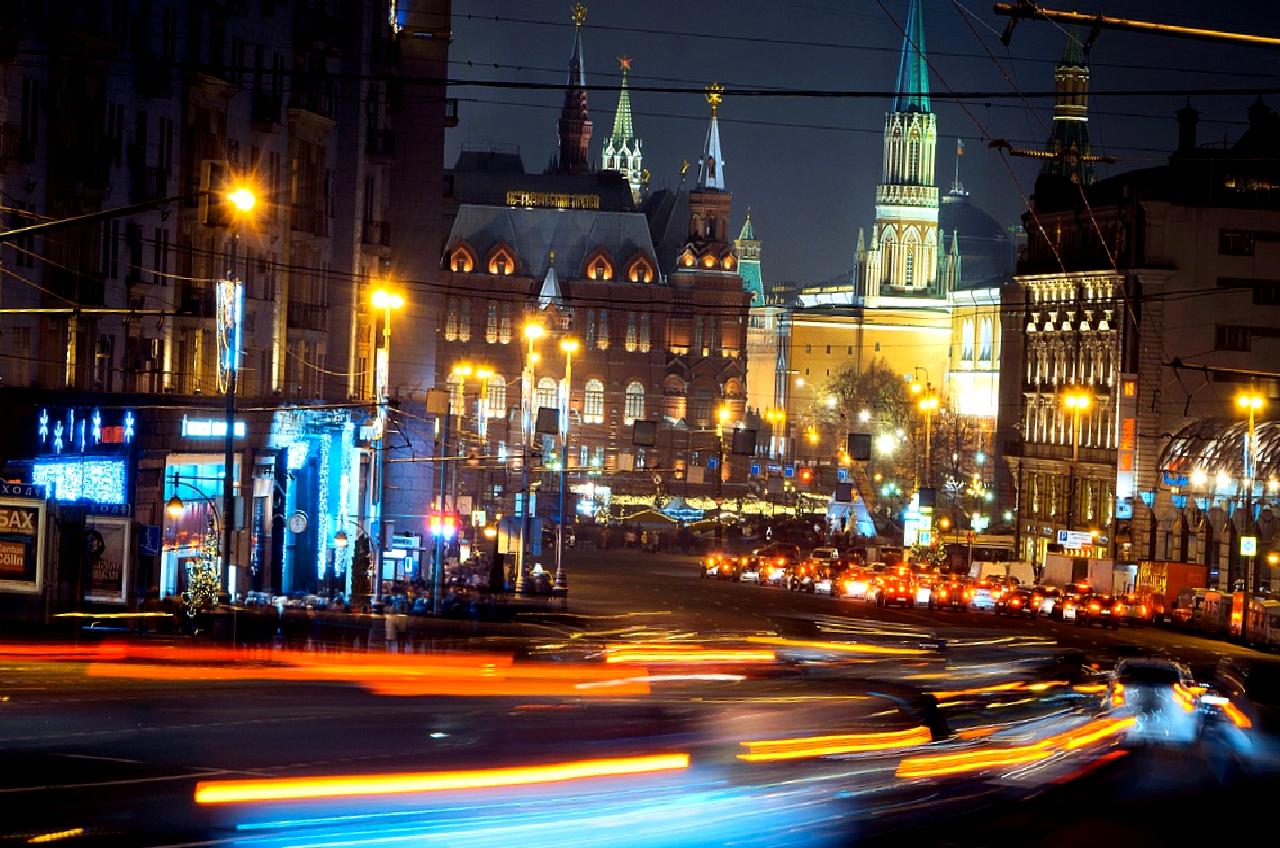 Rusya'da bir yakıt istasyonunda meydana gelen patlamada 4 kişi hayatını