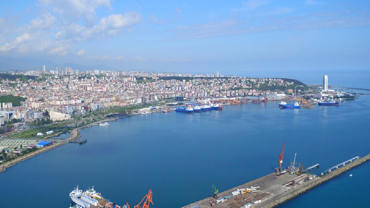 Samsun Bafra'da genç bir gence yönelik silahlı saldırı gerçekleşti. Olayın